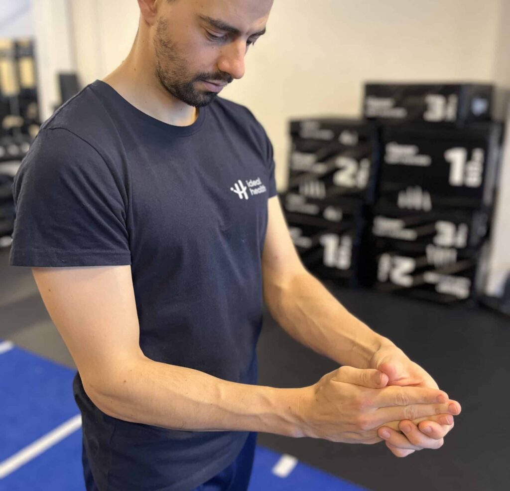 physiotherapy for snowboarders - physiotherapist Julien Bobet Punavuori Helsinki finland